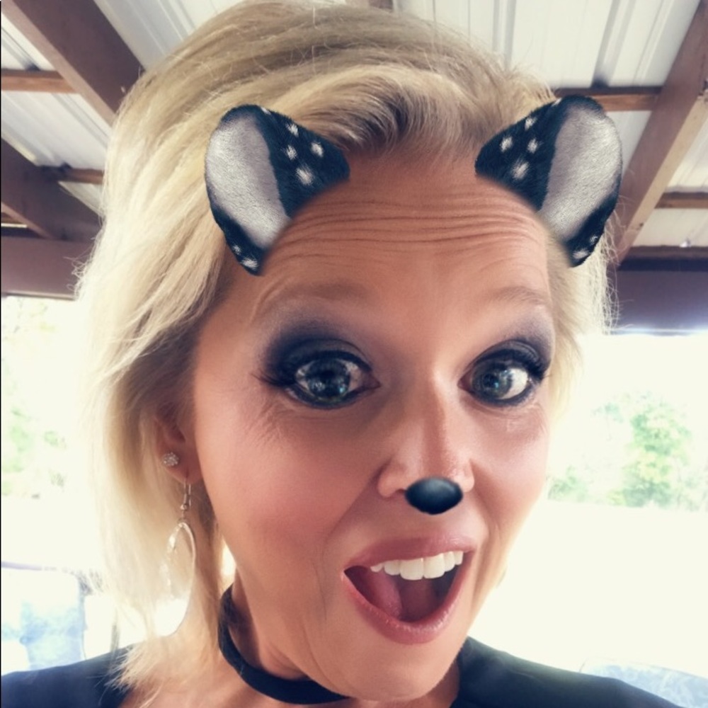 Meet your Posher, Crystal